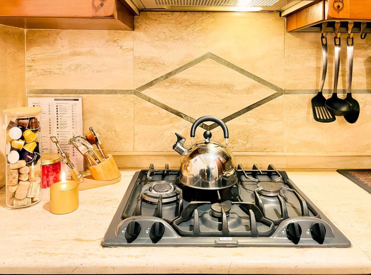 Trevi Fountain Luxury Guest House Rome Exterior photo